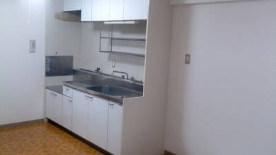 ダイノックシート施工後のキッチン扉