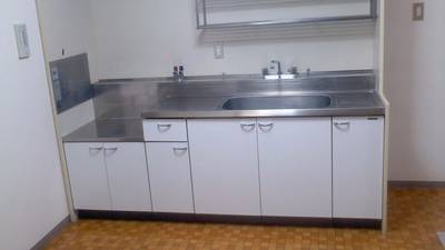 ダイノックシート施工後のキッチン下部