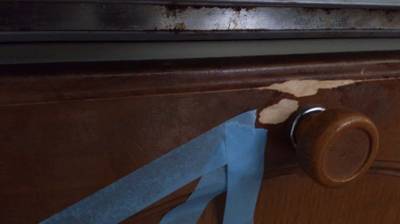 キッチンキャビネットの補修前の状態