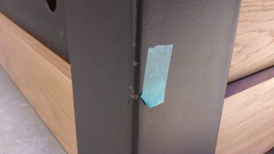 スチール角パイプの傷補修前