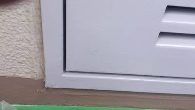 塗装剥がれ補修後の鉄扉