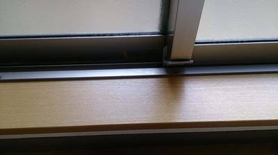 修復後の傷一つない綺麗な窓台