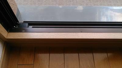 補修後の窓枠の仕上がりの写真