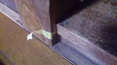 階段の段鼻の隙間補修前の写真