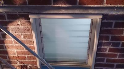 窓枠の色替え塗装後のアップ写真