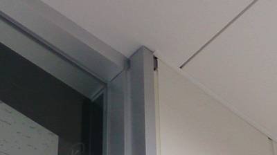 アルミサッシ枠の継ぎ目補修後の写真