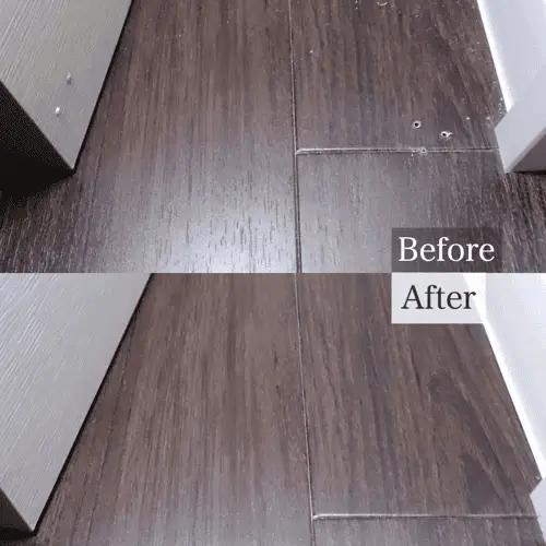 ドアストッパーを外してできた床と扉のビス穴の補修