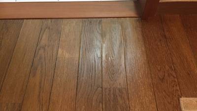 補修後の脱衣所の床。綺麗になりました