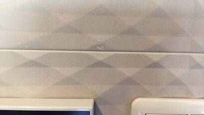 補修前のエコカラットの傷