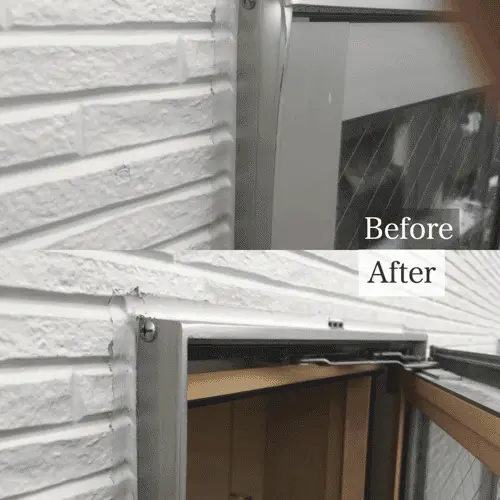 足場が当たって潰れたサッシ枠の補修