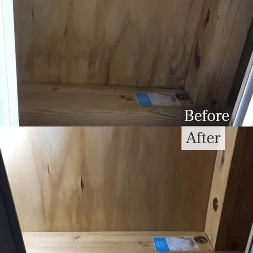 天井裏にできた染みの補修