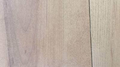 補修で傷が消えたフローリング