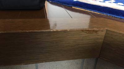 玄関上がり框の傷んだ状態