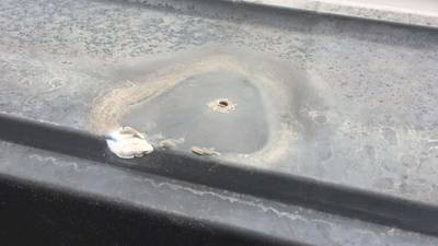 外壁笠木のビス穴補修前の状態