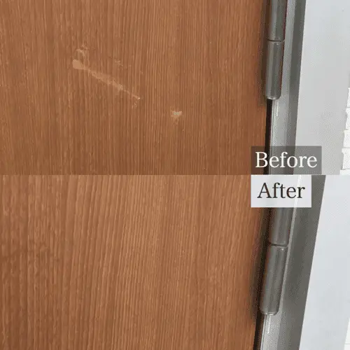 玄関ドアについたひっかき傷の補修