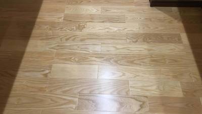 補修後の綺麗なフローリング