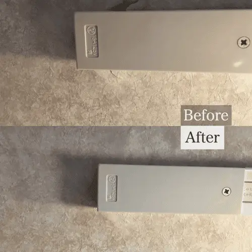 天井の壁紙に空いた穴の補修