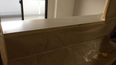 カットしたままのキッチンカウンター木口