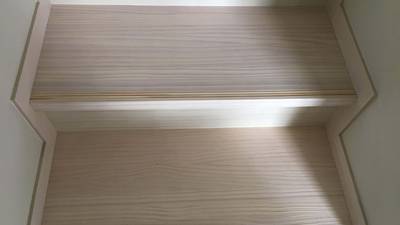 塗装前の木製階段