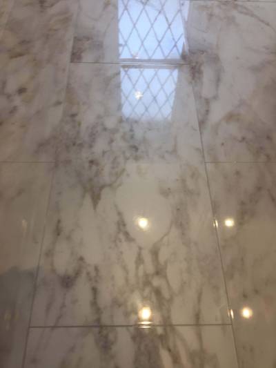 ハードワックスで補修した大理石調フローリング