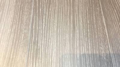 補修で綺麗になったフローリング（補修後）