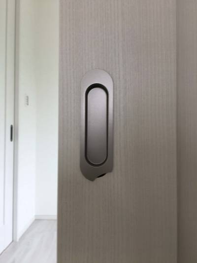 破損した樹脂製引き手