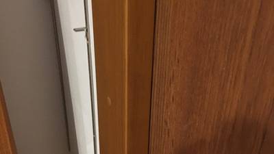 木製建具枠の角の削れ傷（補修後）