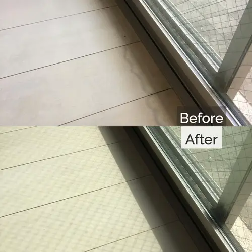 窓際フローリングのシミを塗装で再生