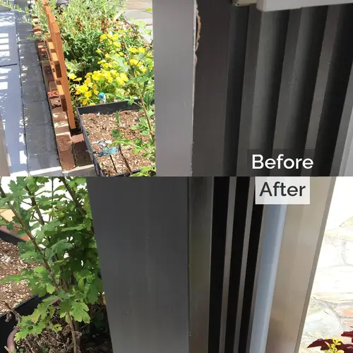 玄関門柱の角にできた大きな欠けの補修