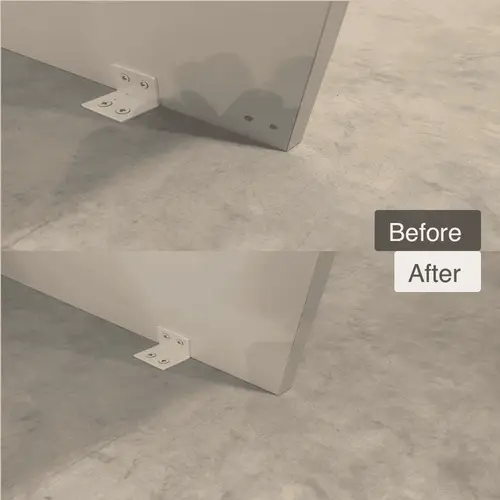 洗面所の収納棚のビス穴補修