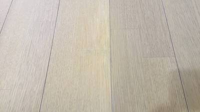 剥がれが綺麗に補修されたフローリング