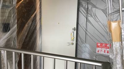 塗料を調色して塗装します