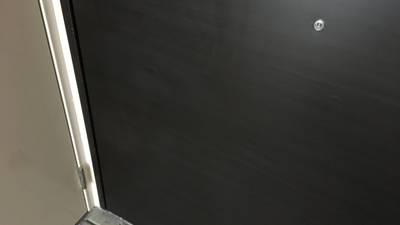 塗装補修で綺麗になった玄関ドア