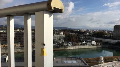 ベランダアルミ手すりの傷 補修前