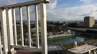 傷のあるベランダ手すり全体像 補修前