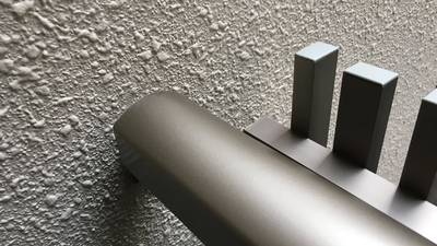 塗装補修で元通りになったアルミ手すり