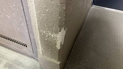 外壁の凹み 施工前 ２