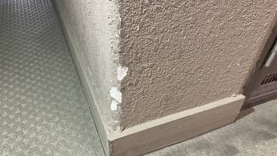 外壁の凹み 施工前 ３